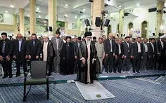 اقامه نماز ظهرو عصربه امامت مقام معظم رهبری هر روز حسینیه