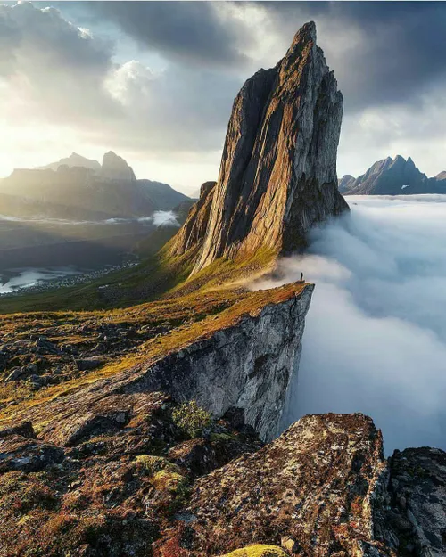 سنجا دومین بزرگترین جزیره نروژ که ساحلش توسط چندین فلات ت