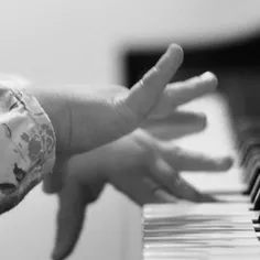 #سیاه و سفید #دست #پیانو #بچه