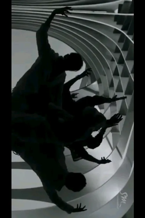 صحنه هایی از موزیک ویدیو اکسو با نام wolf