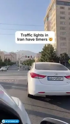 این چراغ راهنمایی که زیرش زمان‌سنج داره، برای ما یه چیز ع