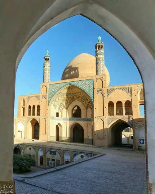 🌍 Agha Bozorg mosque