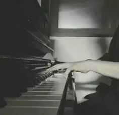 آپدیت اینستاگرام انسیتی دریم با پیانو زدن چنلو (آهنگ لالا