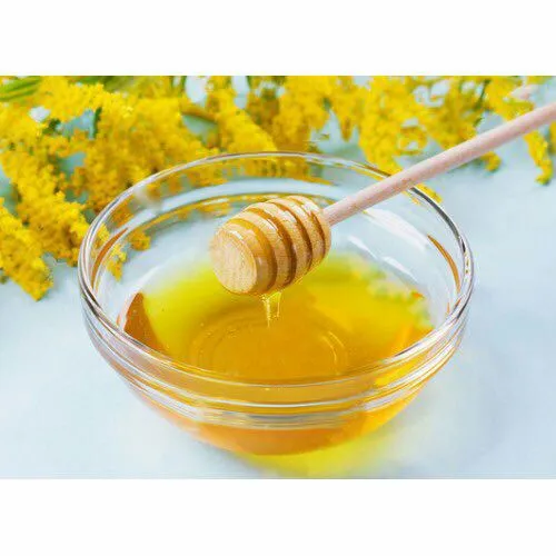 اگر عسل با قاشق فلزی خورده شود خواصش کاهش میابد.عسل را با