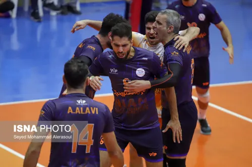 📸سید درتیم نیان الترونیک مشهد🏐💜