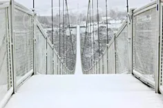 ❄ ️بارش برف و سفید پوش شدن طولانی‌ترین پل معلق خاورمیانه 