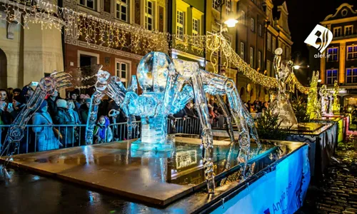 جشنواره مجسمه های یخی در مسکو روسیه در حال برگزاری است. ه