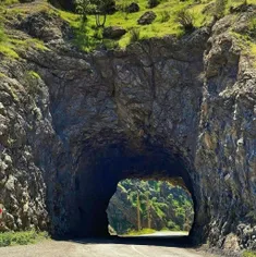 تونل سنگی جاده 
