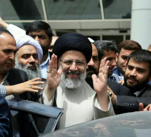 حجت الاسلام رئیسی جمعه ۲۲ اردیبهشت بعد از مناظره سوم به و