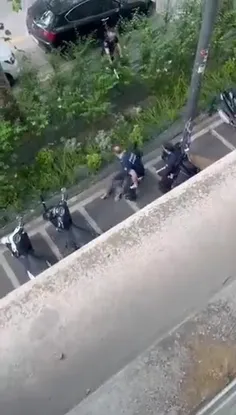 🎬 برخورد بسیار خشن پلیس‌ ایتالیا