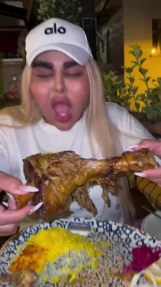 بیا اینو بخور...