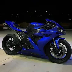 Yamaha-YZF_R1