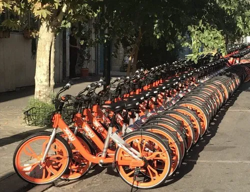 دوچرخه های نارنجی رنگ که بااپلیکیشن می توان آنها راپیدا ک