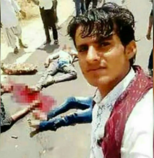 سلفی عجیب پسر هندی در کنار اجساد قربانیان یک سانحه رانندگ