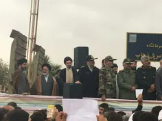 فرزاندان رهبر انقلاب اسلامی در حاشیه بازدید از مناطق زلزل