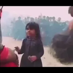 🖤 کودک تماشاچی تعزیه، از شمر تقاضا می‌کند که امام حسین علیه السلام را نکشد