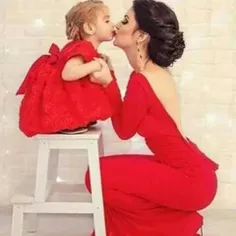 بوسه مادر