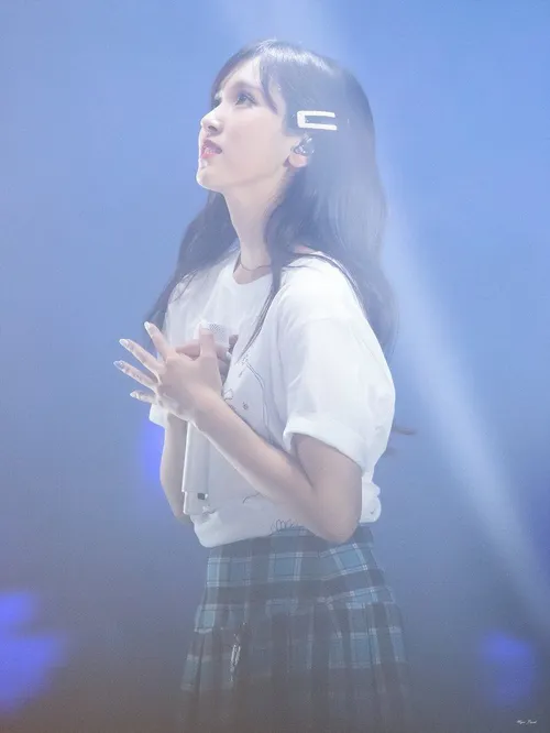 Mina twicelights