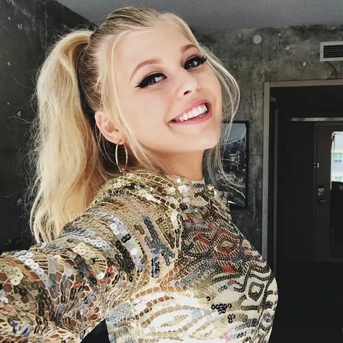 loren gray