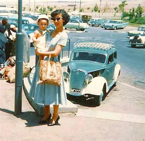 عکس یادگاری در پارکنیگی در تهران دهه ۳۰