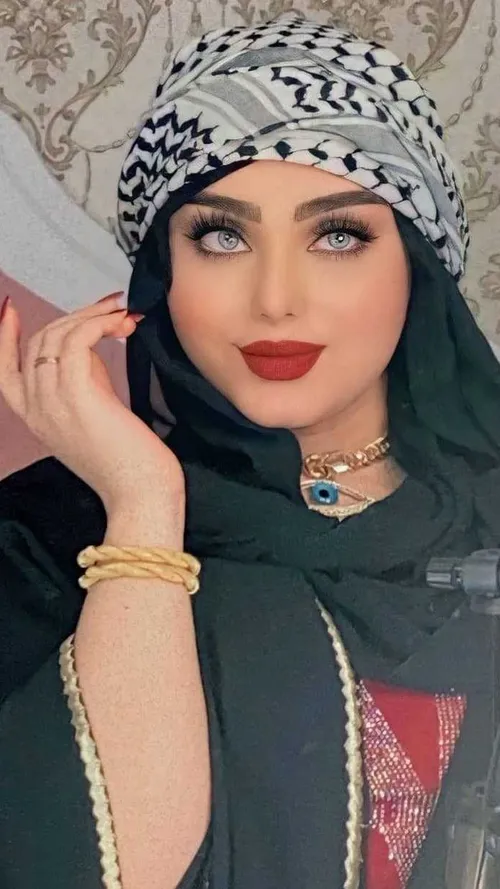 تصاویر جذاب دنی زلزله😉😍