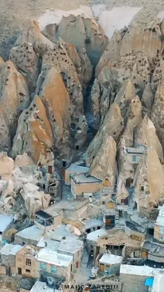 روستای کندوان در دامنه های سهند قرار دارد و به خاطر معمار