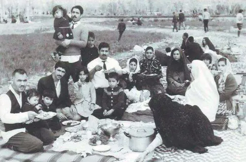 یک روز تعطیل / پارکی در ایران / دهه پنجاه نوستالژی