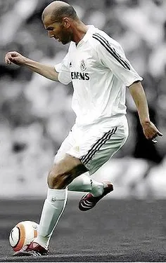 Zinedine Zidane (Real Madrid CF, 2001–2006, 155 apps, 37 