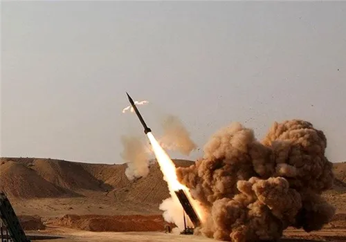با اصابت ۲ موشک «زلزال ۱» ارتش و انصارالله یمن، انبار سلا