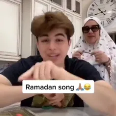 مامانش‌خیلی‌مودهه😹😹