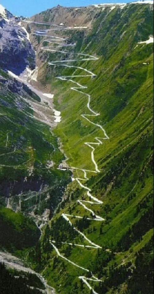جاده استِل ویو پاس، ایتالیا - این جاده مثل مار در کوه های