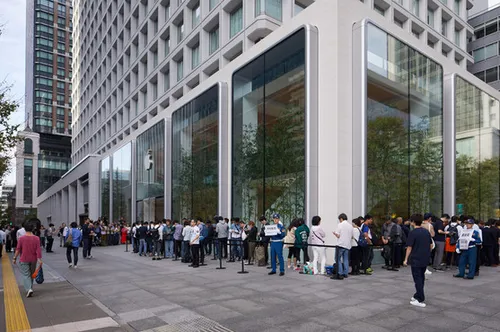 صف خرید آیفون 11 در ژاپن