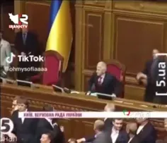 🎥 ویدئویی از درگیری نمایندگان در پارلمان #اوکراین