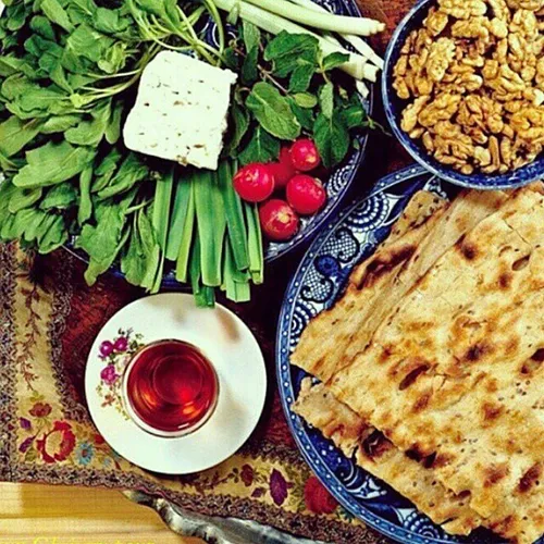 سلام ایرانی های عزیز روزی پر برکت و سرشار از شادی برایتان