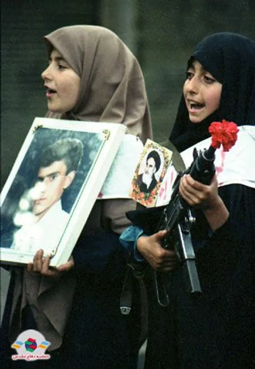 زنان ایرانی  در طی   جنگ تحمیلی  با پیروی از مکتب  عاشورا