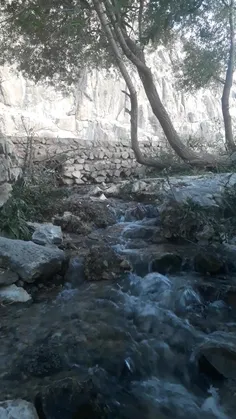 چشمه سندگان در روستای سندگان از توابع لردگان استان چهار م