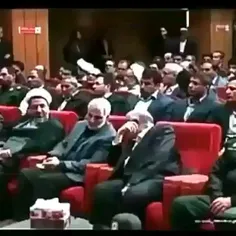 🎥در خلال برگزاری یک جلسه، نماهنگی در مدح حاج قاسم پخش میش