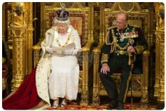 ملکه الیزابت در حال سخنرانی در مورد فقر جهانی هستند