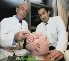 پورفسور سمیعی جراح مغز به همراه پسرش