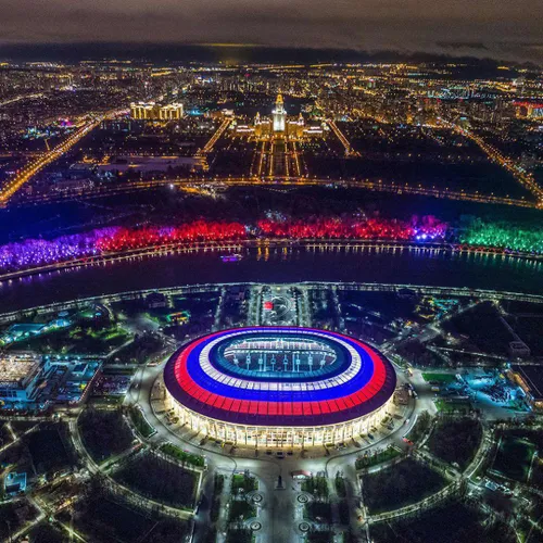 نمایی زیبا از ورزشگاه لوژینکی در شهر مسکو؛ محل برگزاری با