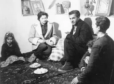 عکسی از شاه در خانه رعیت!