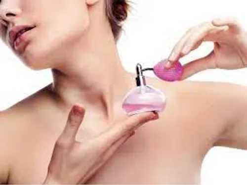 عطر بدن ، زنان ومردان را تحریک به رابطه جنسی میکند.
