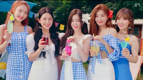 RED VELVET