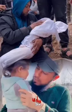 پدر مسلمان اهل غزه در سوگ فرزند شهیدش ...