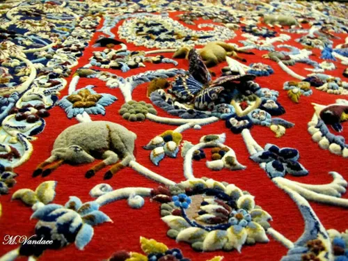 فرش نقش برجسته ی زیبای ایرانی ...
