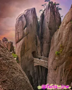 #خطرناکترین_پلهای_جهان#پل_جاودانه_چینپل این کوهستان زیبا 