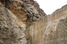 سد تنگ آب در شهرستان گراش، استان فارس کشور ایران که در تن