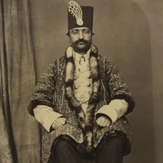 ناصرالدین شاه اولین زن رو در چهارده سالگی گرفت و با گلین 