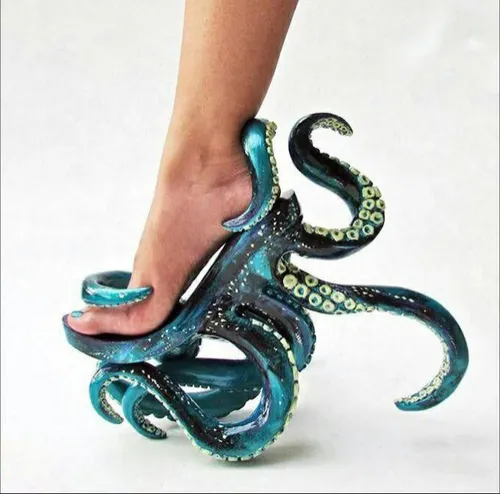 کفش مدل اختاپوس!!!! اخه کی میتونه با این راه بره؟!!🙈