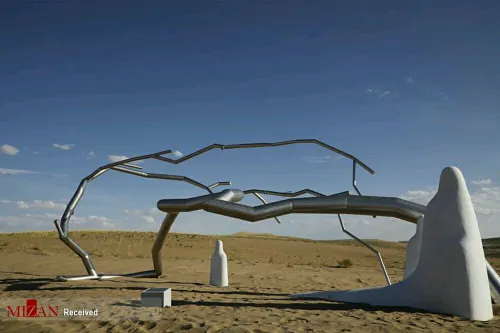 نمایشگاه مجسمه های بیابانی درشهر